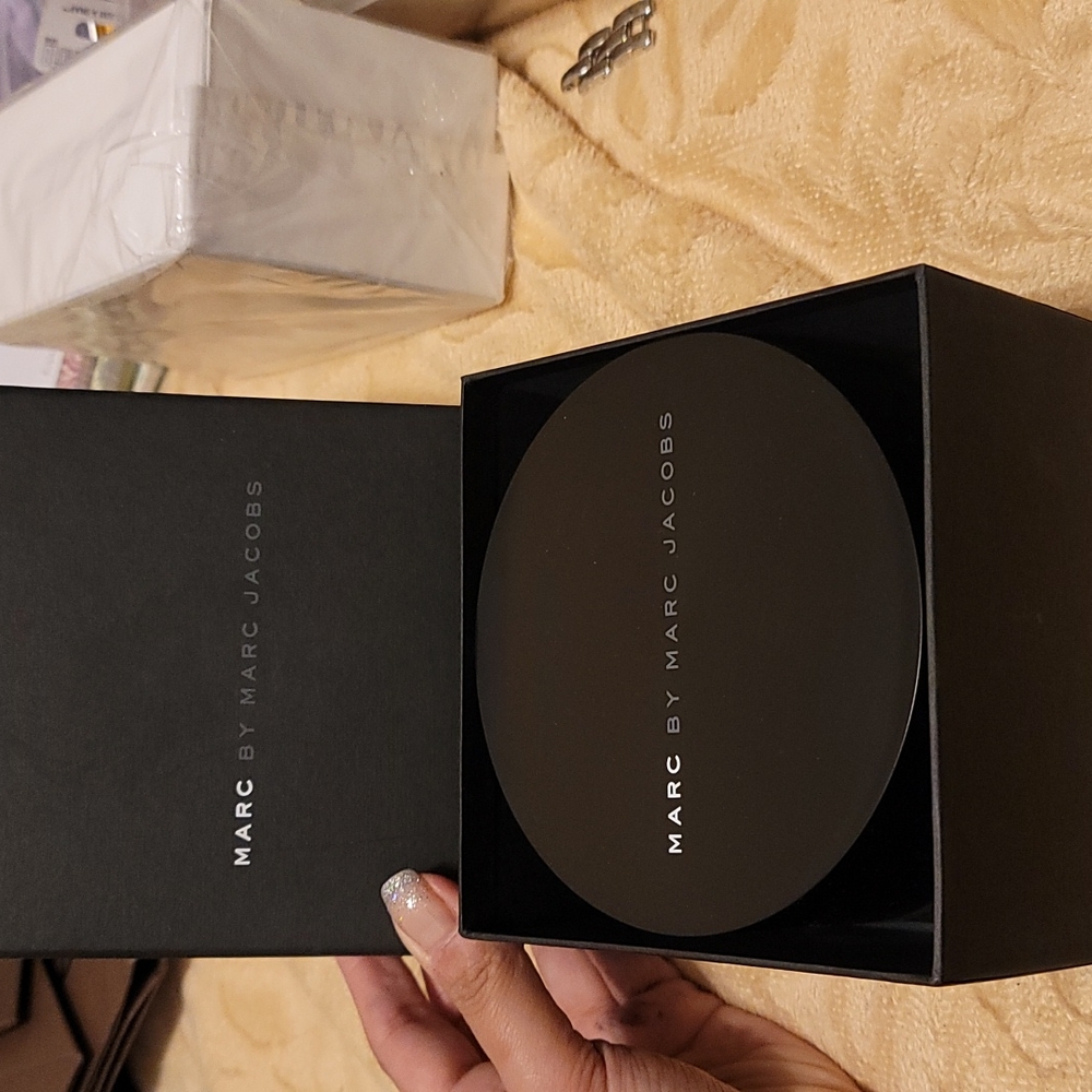 Marc Jacobs Watch Box - Picture 2 of 4